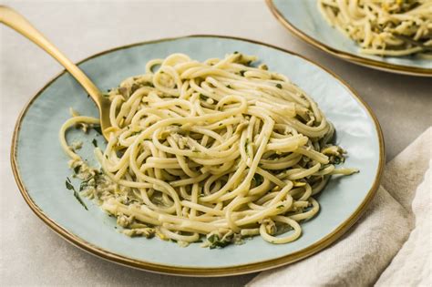 pasta-with-white-clam-sauce image