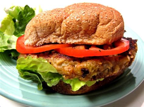 the-farm-cafes-farmhouse-veggie-burger-homestead image
