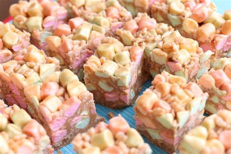 no-bake-peanut-butter-marshmallow-squares-confetti image