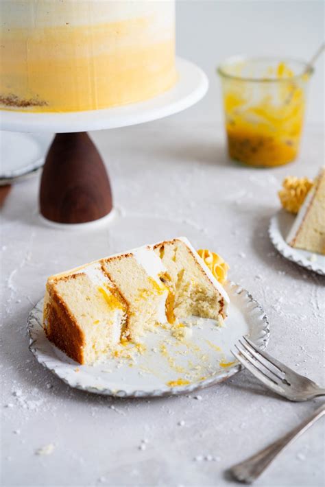 vanilla-layer-cake-with-passionfruit-curd-cloudy image