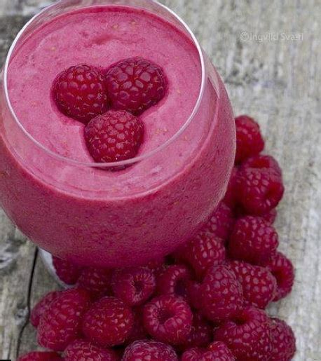 raspberry-delight-smoothie-recipe-the-healthy image