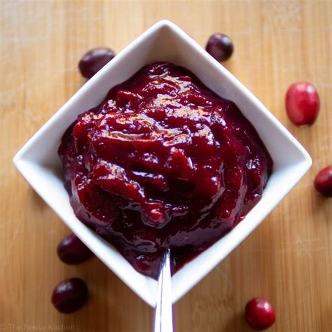 cranberry-sauce-with-frozen-cranberries-the-nessy image