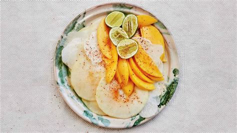 honeydew-jicama-and-mango-salad-recipe-bon image