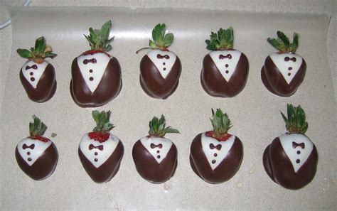 tuxedo-chocolate-covered-strawberries-tasty-kitchen image