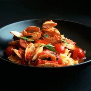 linguine-with-fresh-clams-and-sun-dried-tomato image