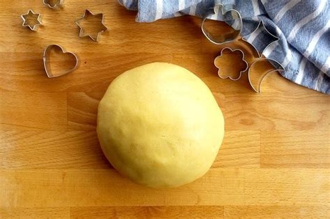 basic-shortcrust-pastry-the-classic-recipe-to-prepare image