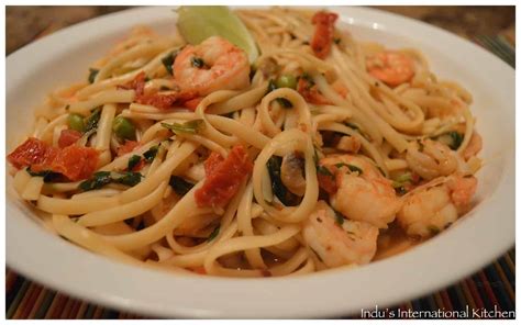 shrimp-and-vegetable-linguine-with-sun-dried-tomatoes image