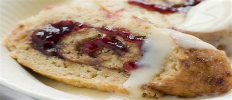 jam-roly-poly-traditional-dessert-from-england image