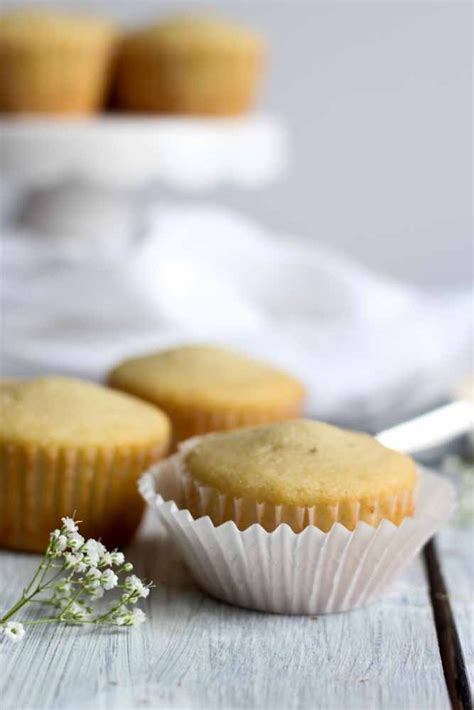 vanilla-lavender-cupcakes-with-honey-buttercream image