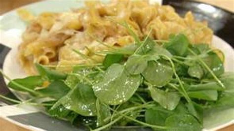 french-onion-egg-noodle-casserole-recipe-rachael-ray-show image