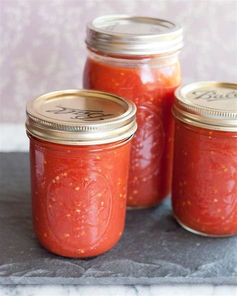 how-to-make-tomato-sauce-with-fresh-tomatoes image