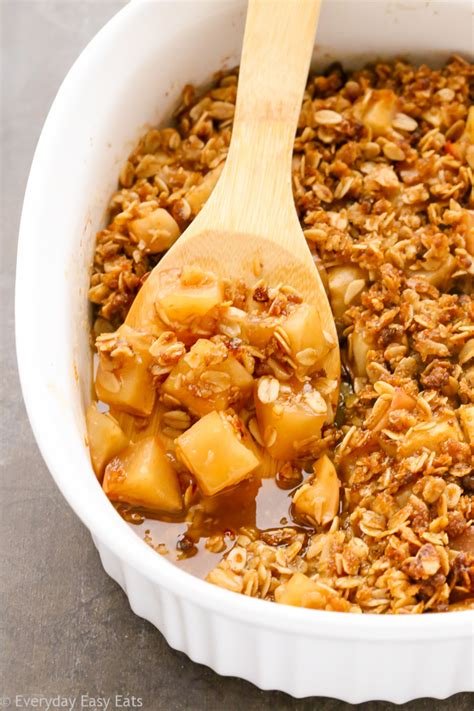 the-best-healthy-apple-crisp-recipe-with-oats-no-flour image