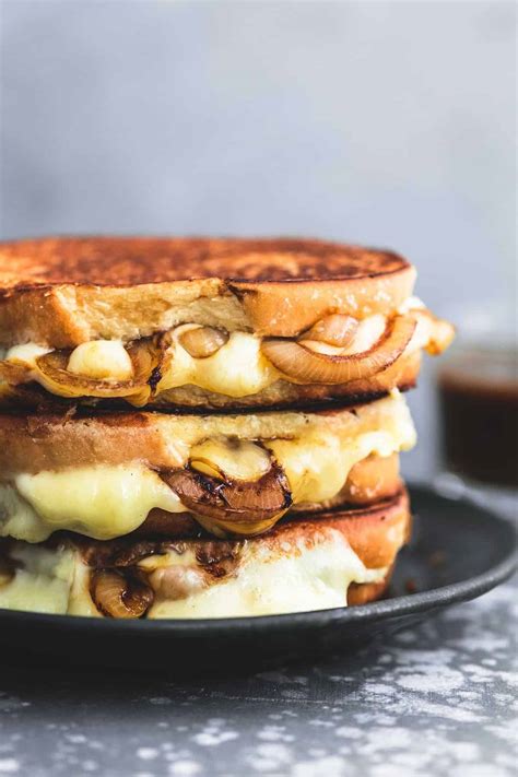 french-onion-grilled-cheese image