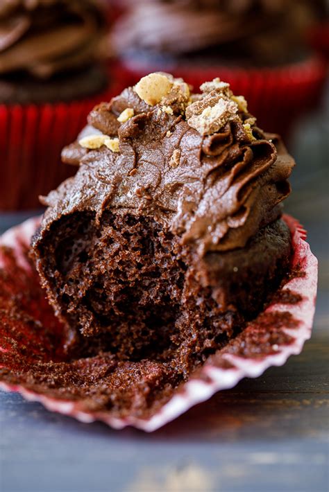 easy-one-bowl-chocolate-cupcakes-simply-delicious image