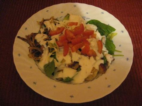spinach-salad-with-greek-yogurt-dressing-sparkrecipes image