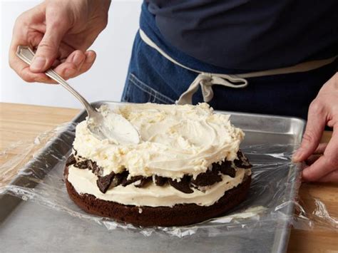 how-to-make-an-ice-cream-cake-cooking-school-food image