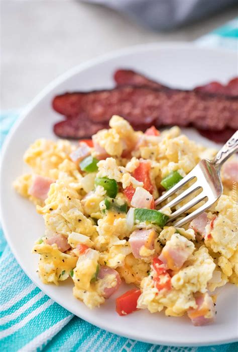 denver-omelet-scrambled-eggs-skillet-the-chunky-chef image