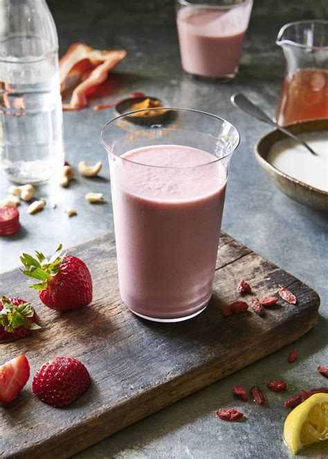 strawberry-banana-smoothie-with-5-variations-the image