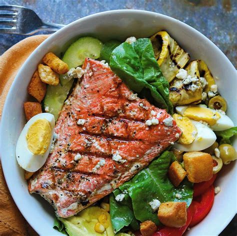 perfect-grilled-salmon-salad-with-summer-vegetables image
