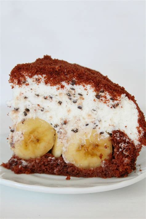 dome-cake-recipe-with-banana-and-whipped-cream image