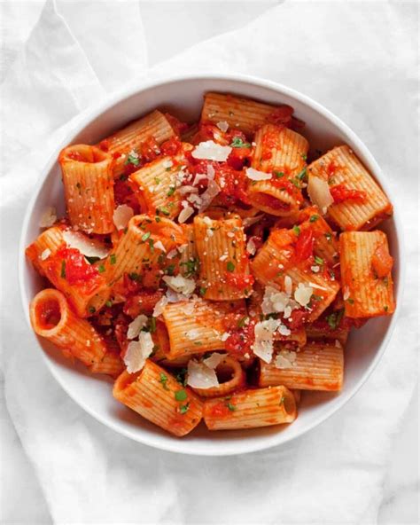 rigatoni-pasta-tomato-sauce-last-ingredient image