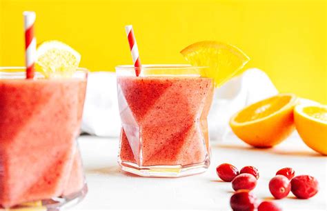 easy-cranberry-smoothie-recipe-flavor-options-live image