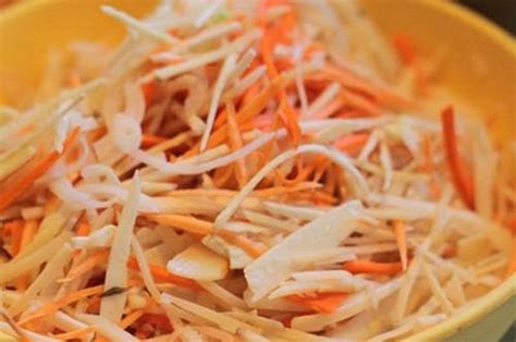 bun-cha-gio-recipe-vietnamese-vermicelli-noodles image
