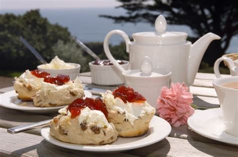 emmas-famous-devonshire-cream-tea-devon-scones image