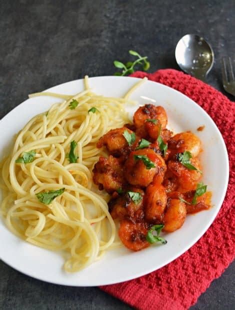 sriracha-shrimp-pasta-spicy-food-pepper image
