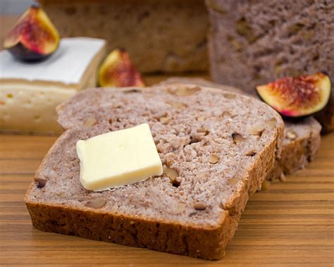 gusto-tv-walnut-bread image