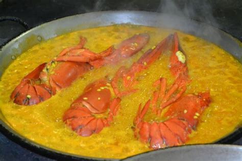 lobster-paella-recipe-spanish-food-guide image
