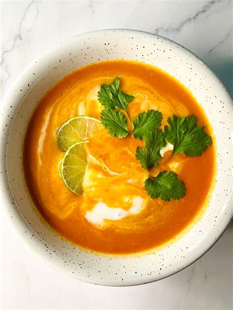red-lentil-and-roasted-red-pepper-soup-yeaheating image