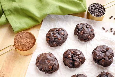 chocolate-avocado-cookies-i-heart-vegetables image