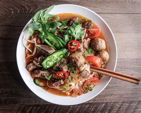 hủ-tiếu-sa-tế-b-vietnamese-satay-beef-noodle-soup image