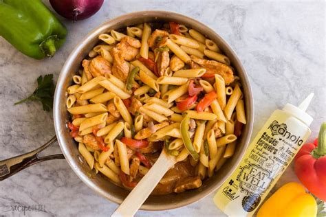 one-pot-chicken-fajita-pasta-video-the-recipe-rebel image