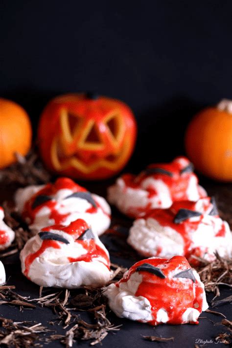 mini-halloween-pavlovas-blogtastic-food image