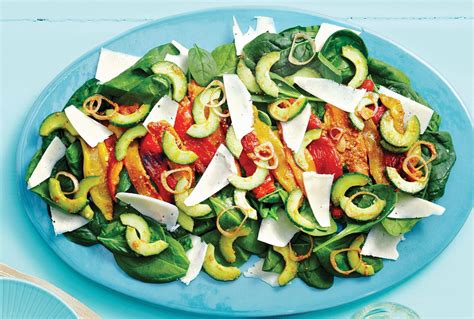 roasted-peppers-spinach-salad-with-pesto-vinaigrette image
