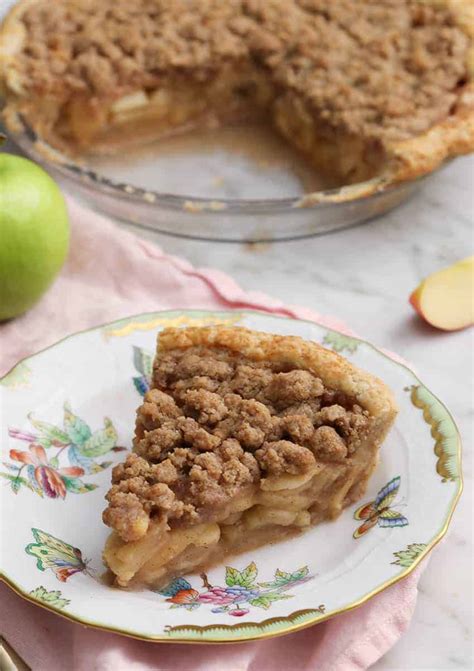 apple-crumble-pie image