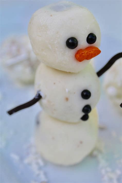 snowman-brownie-balls-recipe-sarah-scoop image