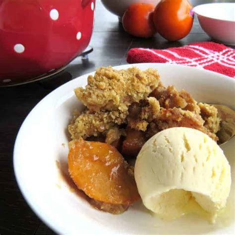 persimmon-crumble-with-honey-and-cinnamon-just-a image