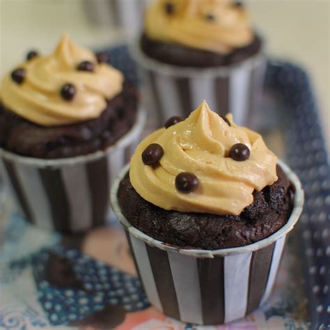 chocolate-cupcakes-with-peanut-butter-frosting-foodie image
