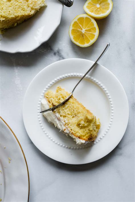 single-layer-lemon-cake-with-lemon-cream-cheese image