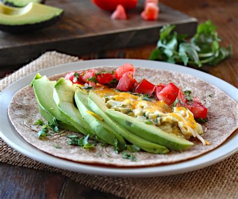breakfast-burrito-with-eggs-tomato-and-avocado image