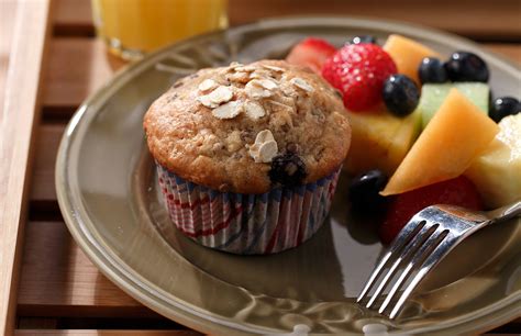 blueberry-oatmeal-lentil-muffins-lentilsorg image
