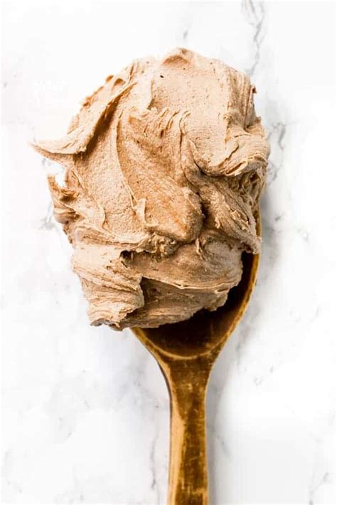 nutella-buttercream-frosting-recipe-what-the-fork image