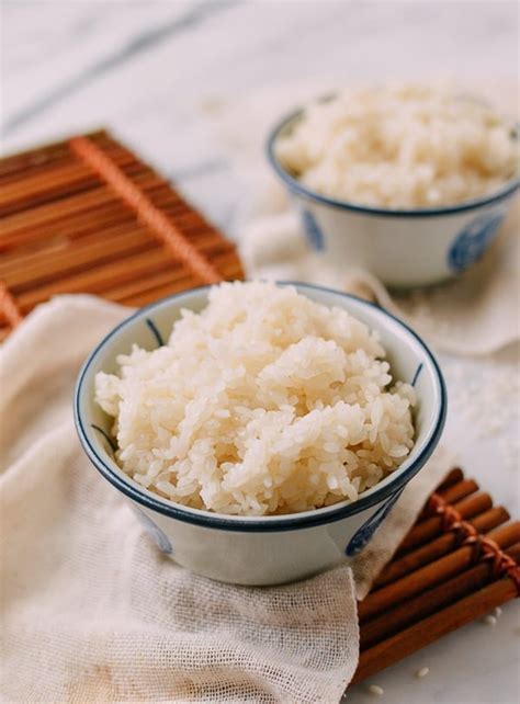 how-to-make-sticky-rice-foolproof-method-the-woks image