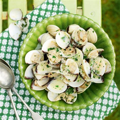 clams-with-ginger-and-garlic-dinner-recipes-woman image
