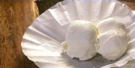 making-labneh-cheese-food-without-electricity image