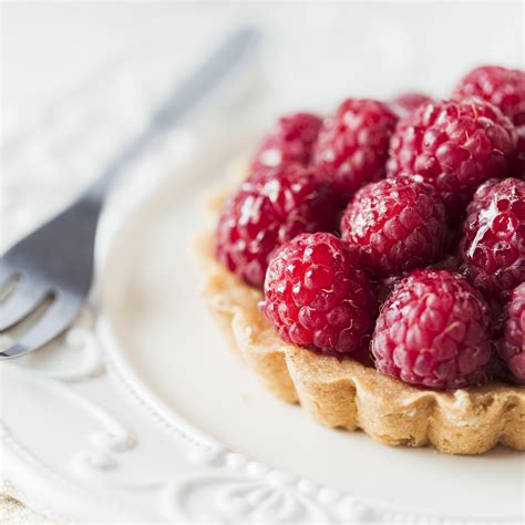 raspberry-sour-cream-tart-bigoven image