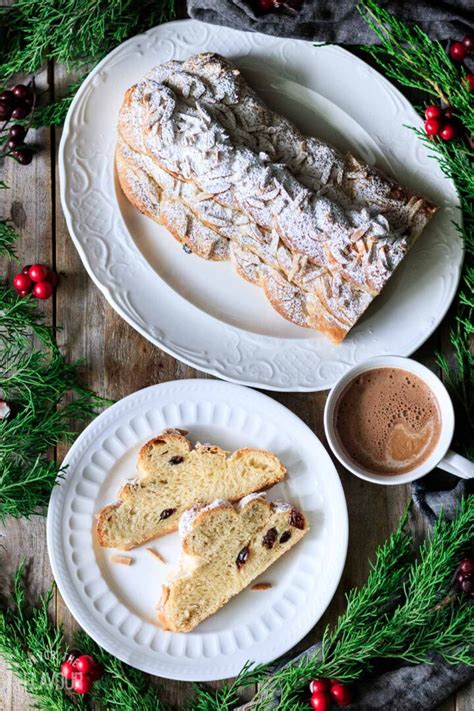 vnočka-czech-christmas-bread-savor-the-flavour image